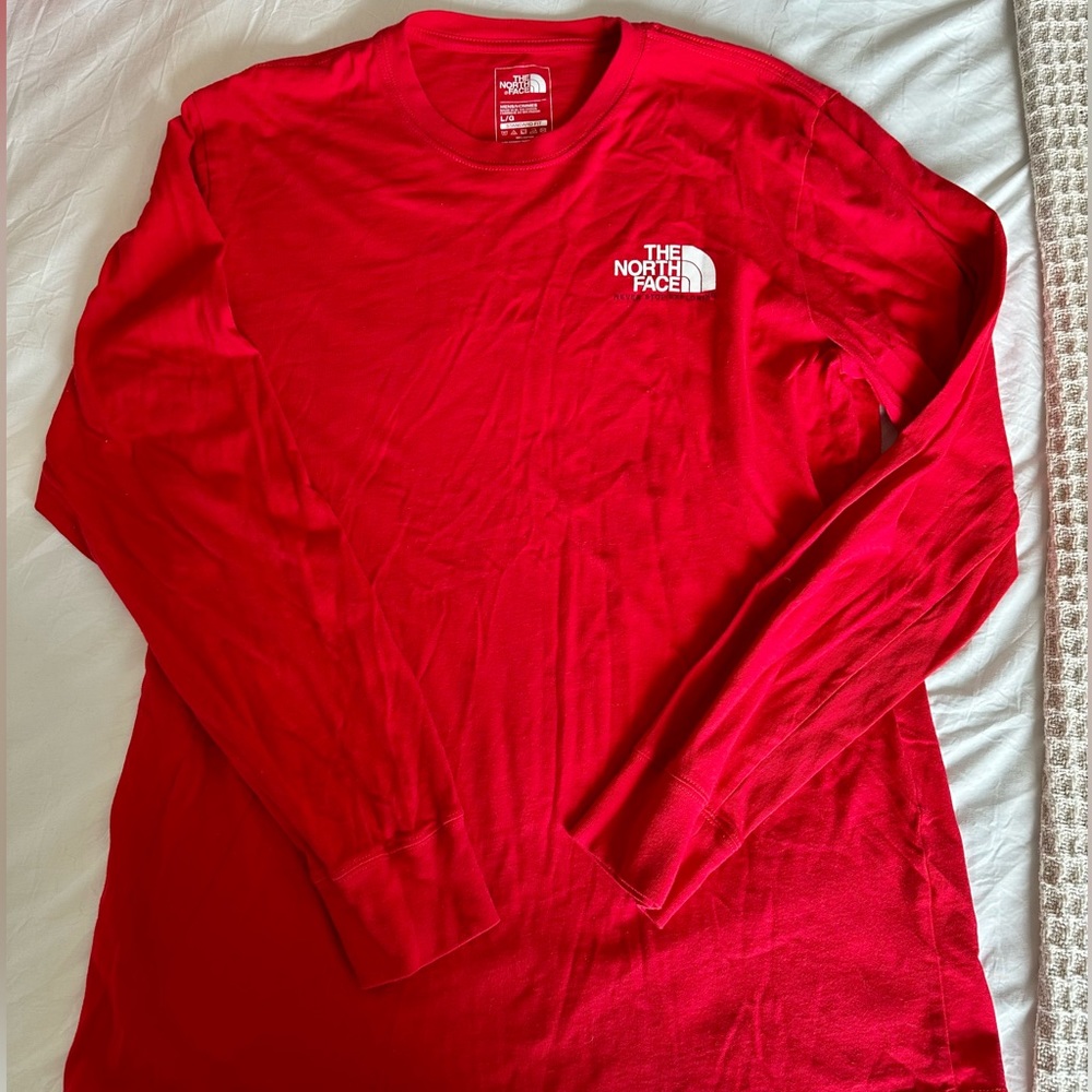 NWOT NORTH FACE LONGSLEEVE